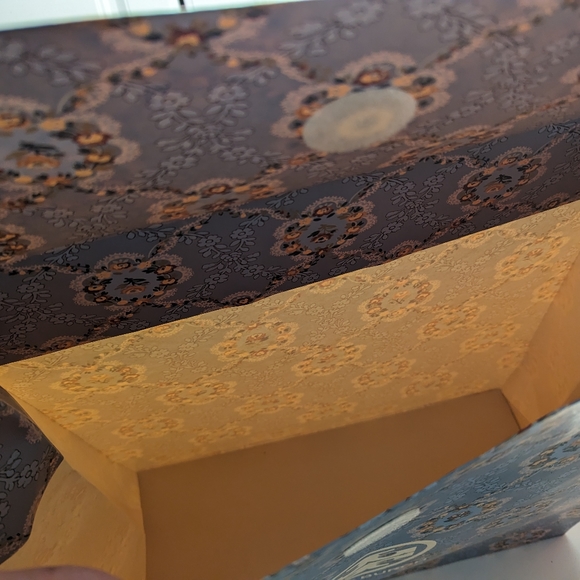 Tory Burch gift bag - Picture 2 of 4